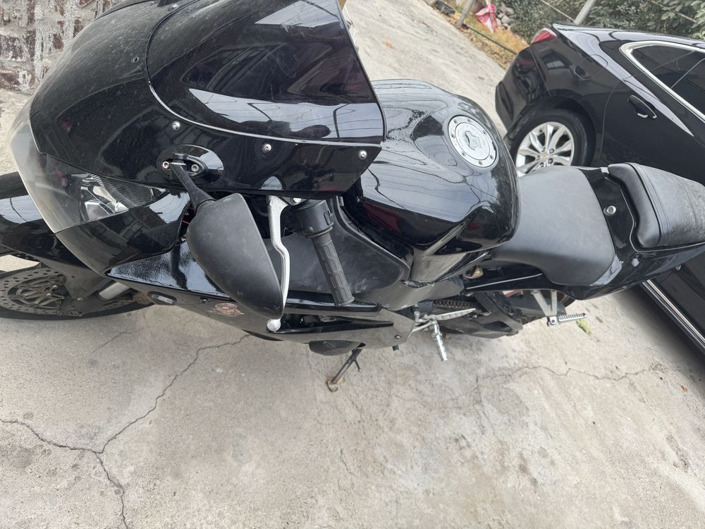 Honda cbr 954rr 2003-yil