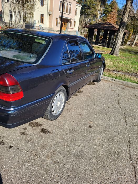 Мерседес С250тд седан.