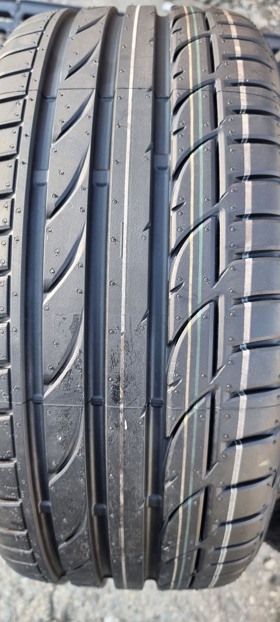 3 anvelope  de vara 215 40 17 bridgestone noi