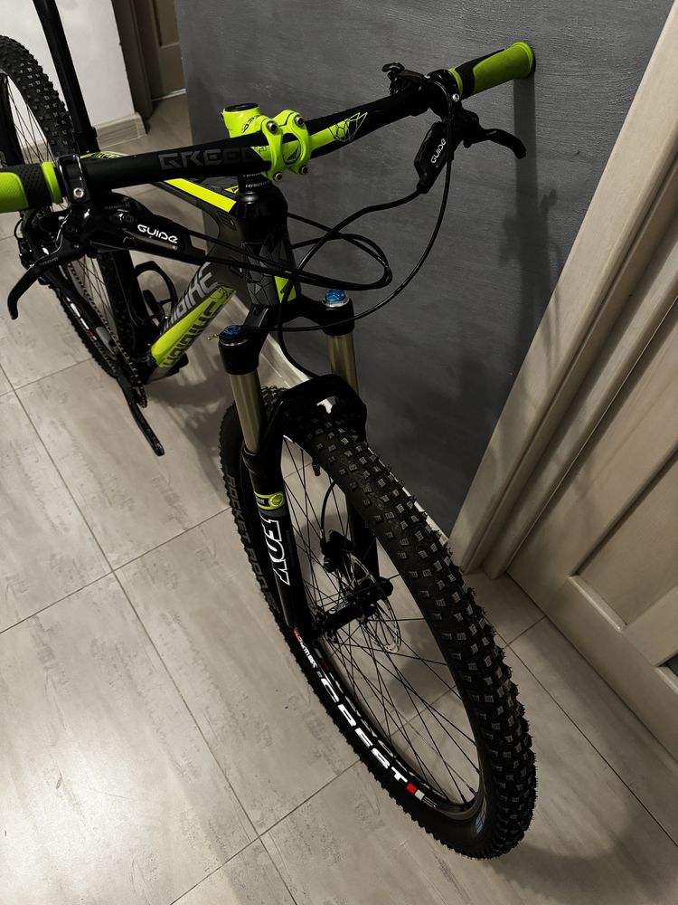 Bicicleta MTB carbon 29 , 9,8 kg