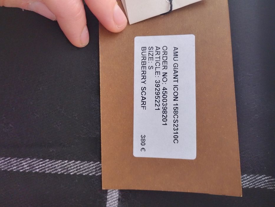 Eșarfă Burberry originala nouă