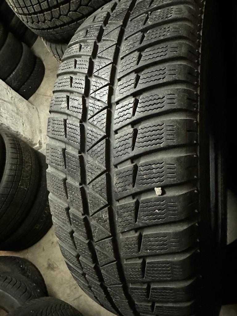 Super Anvelope Iarna 4X 195/65 R15 Vredestein