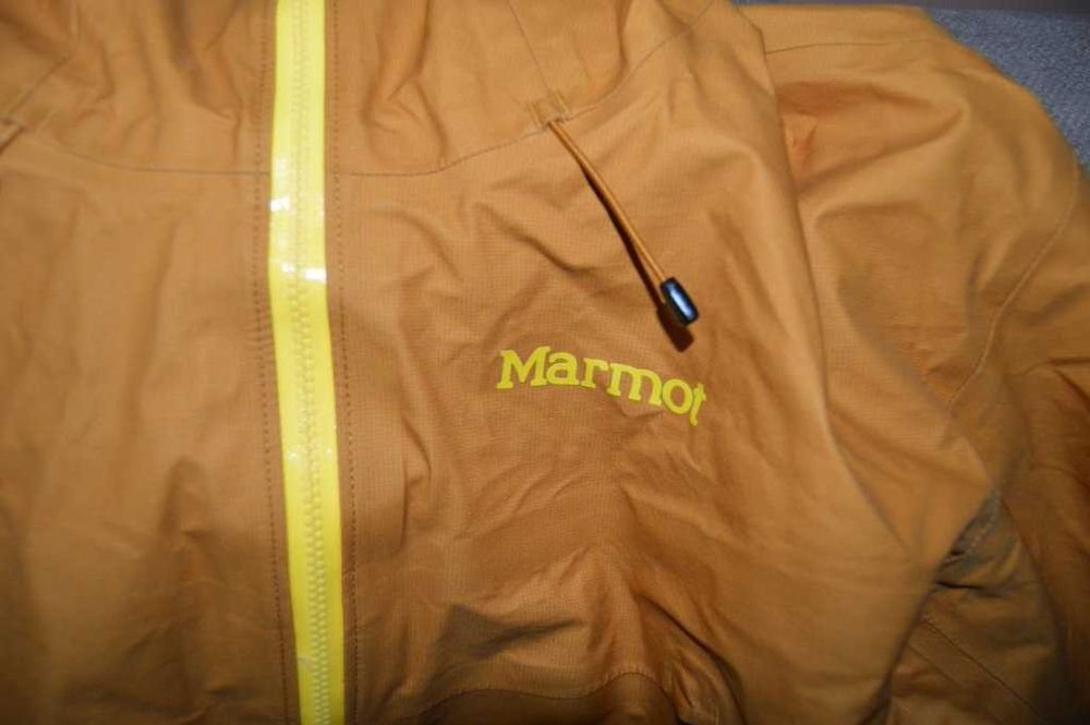 Geaca impermeabila MARMOT marime L noua cu defect