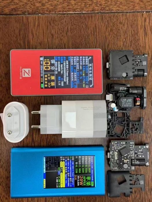 Оригинальный адаптер Apple 20W USB-C Power Adapter с NFC