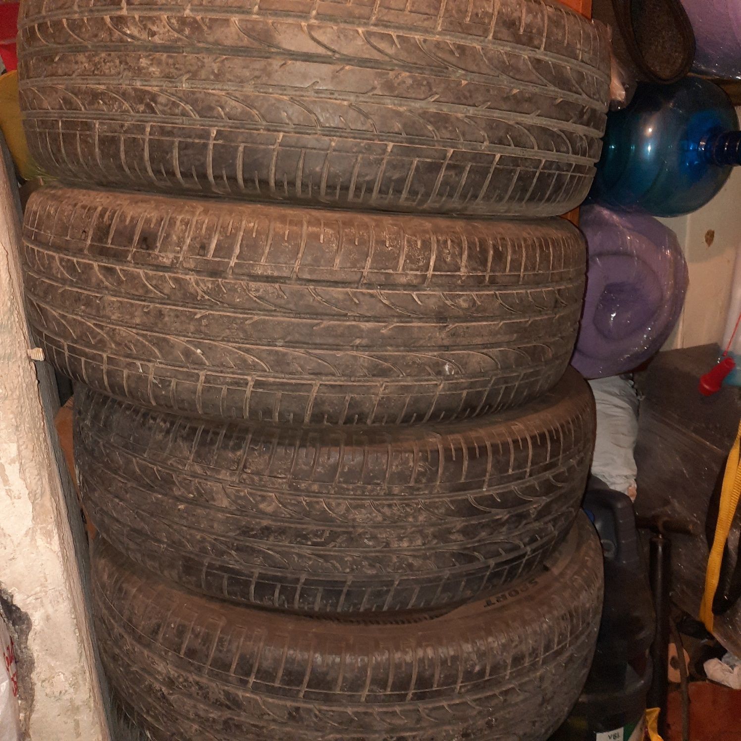 Продавам летни гуми  bridgestone 215/65/16