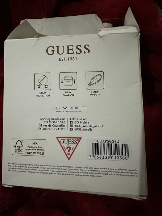 Калъф Guess Silicone Glitter за Apple AirPods Pro