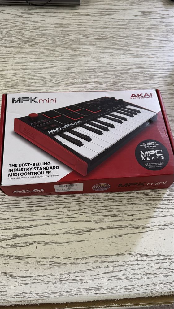 MIDI-клавиатура AKAI MPK mini mk3