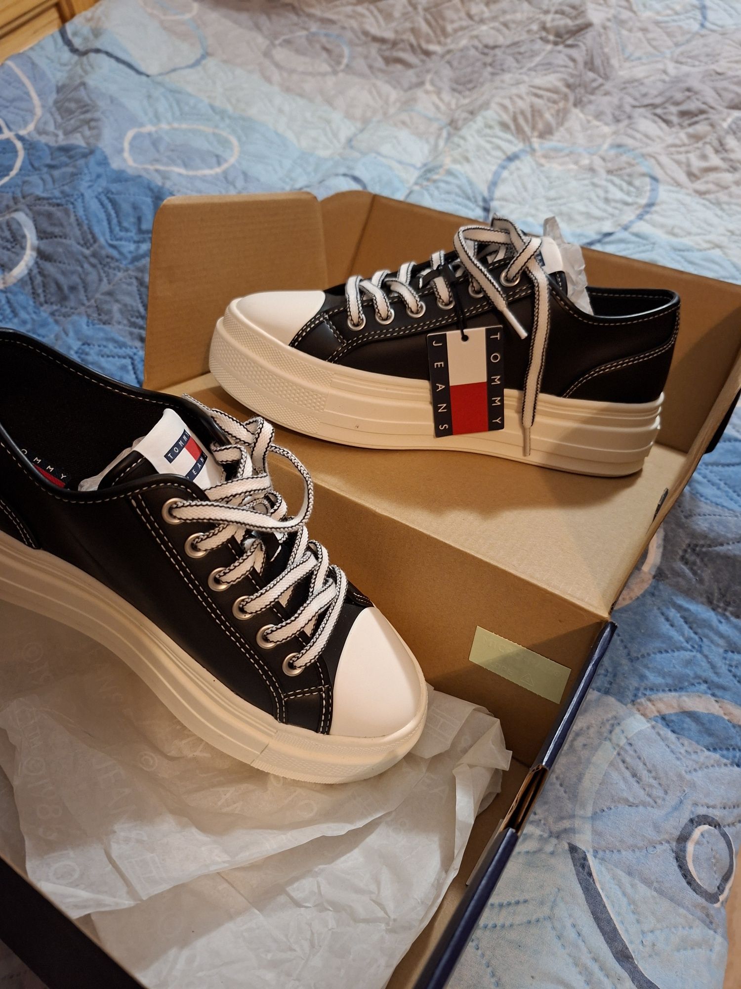 Спортни обувки Tommy Hilfiger, 41 номер,нови с етикет