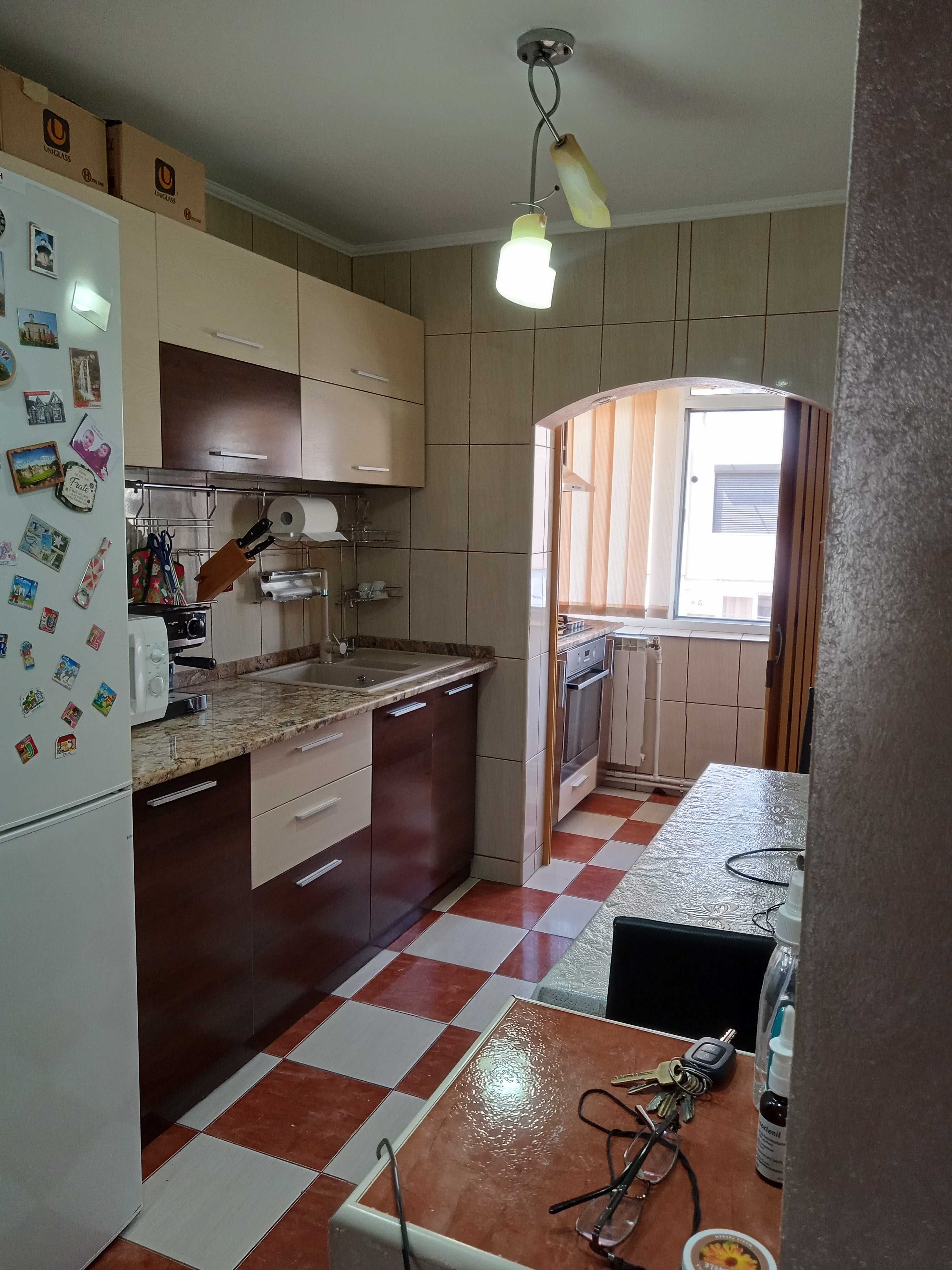 Apartament 2 camere decomandat etj.2 zona industriala de vanzare