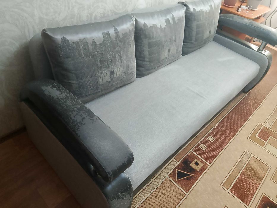 Диван раздвижной б/у