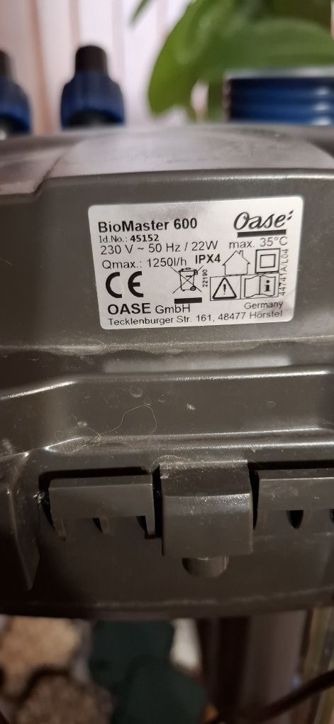 Продавам външен филтър за аквариум Oase BioMaster Thermo 600