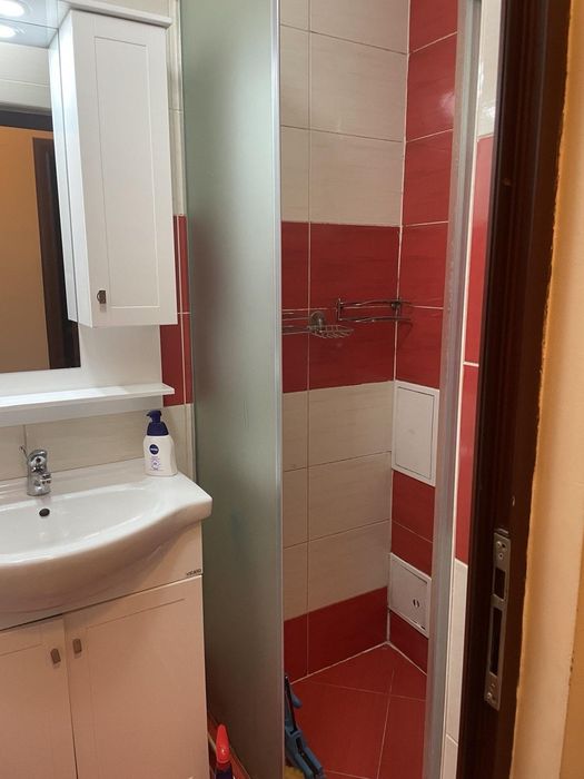 Дава се под наем Многостаен апартамент в Пловдив, Кършияка - 195 кв.м за 875 € - Снимка #10