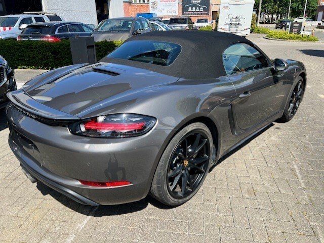 Inchiriere Porsche 718 Boxster