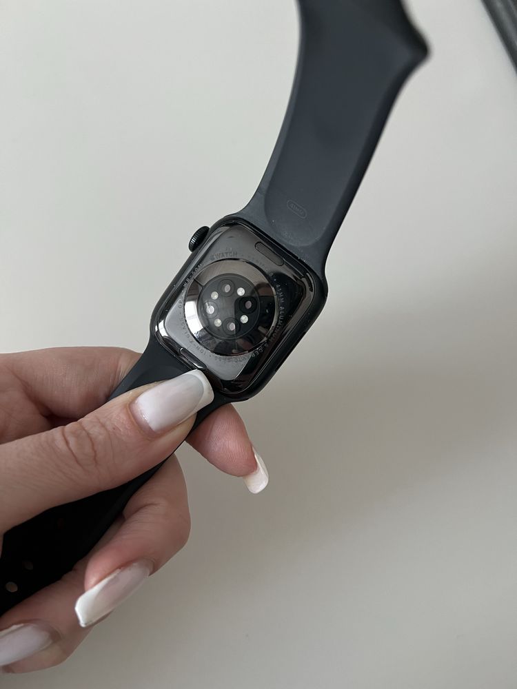 Продам смарт часы Apple Watch 8, 41 mm.