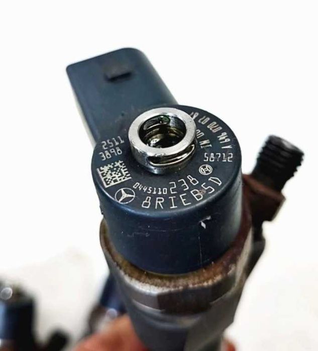 Injector Mercedes C Class 2.2 CDI Cod injector 0445110238