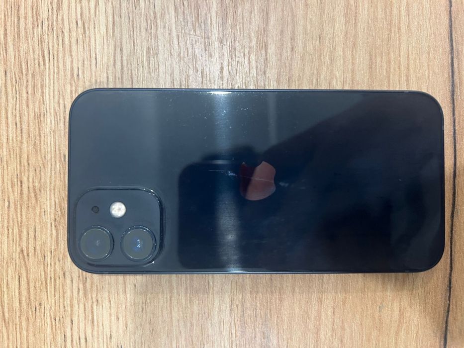 Айфон 12 мини продаю срочно