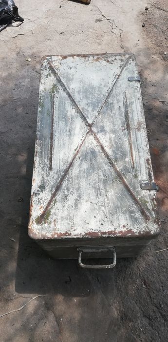 Продам металлический ящик.