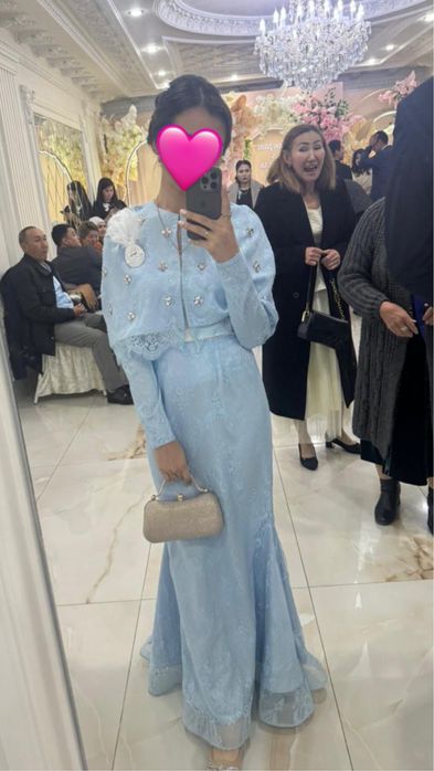 Платья одевались 1 раз на пару часов очень красивые