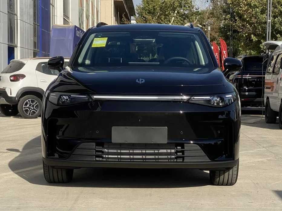 Leapmotor C16 hybrid 200 km full