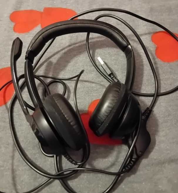 Чисто нови слушалки Logitech H390