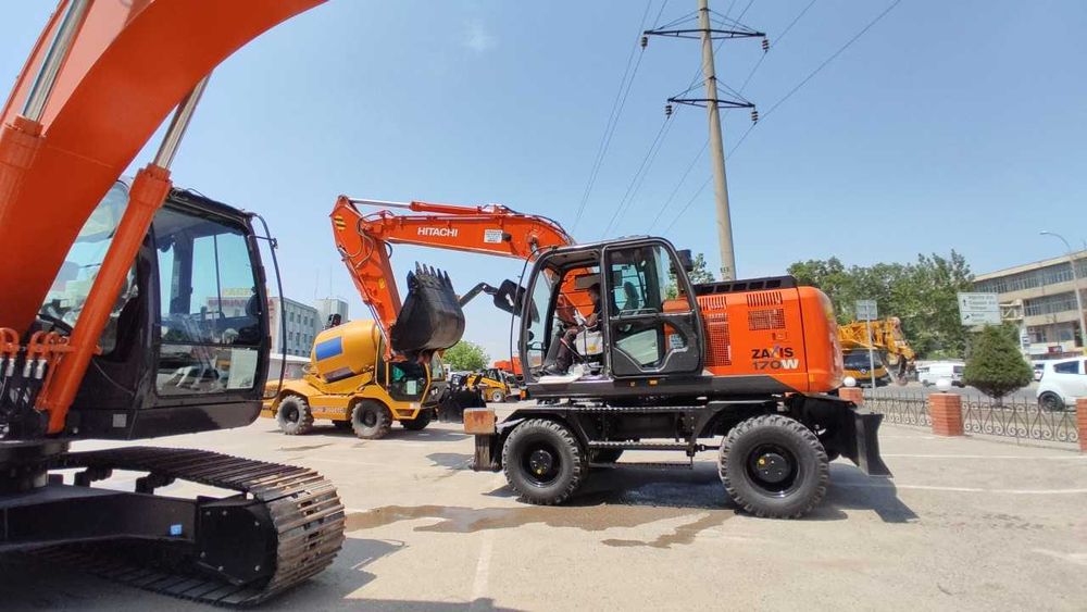 Колесный экскаватор Hitachi ZX170W-5A