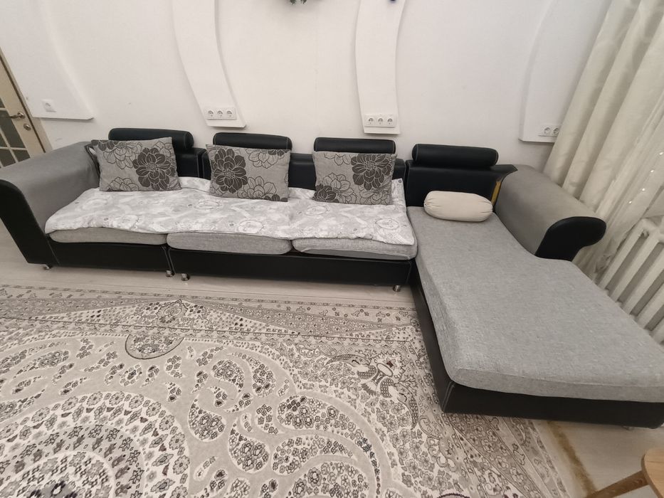 Большой диван для всей семьи, самовывоз