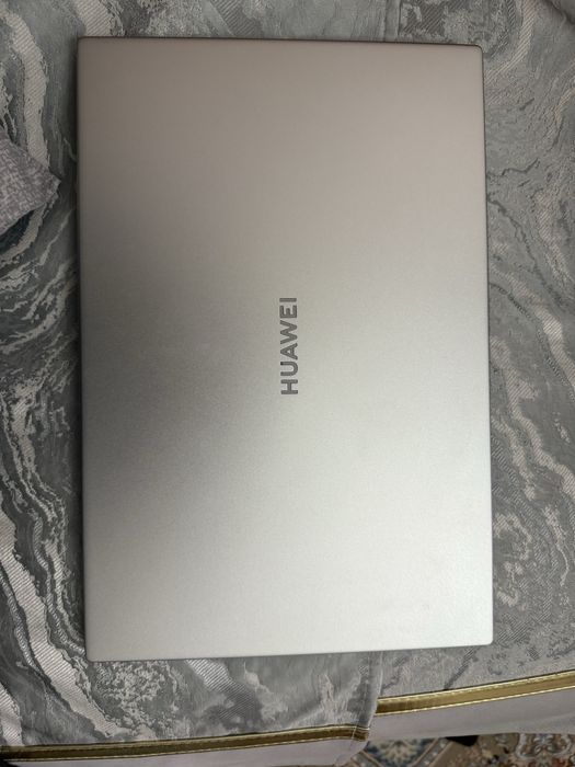 Продам ноутбук huawei