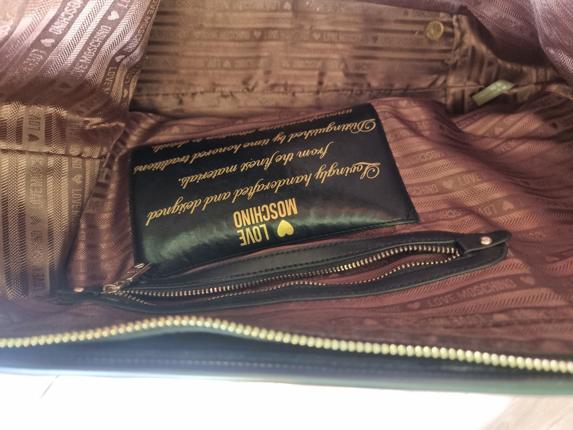 moschino чанта дамска