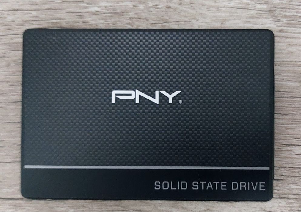 SSD 120GB состания как новый работает.