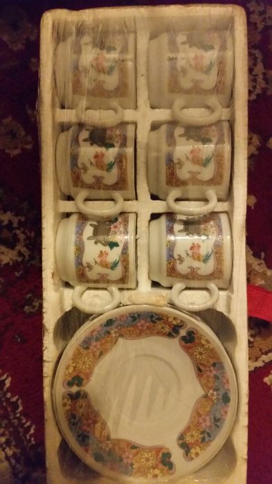 Set de  șase ceșcuțe de cafea cu farfurioara