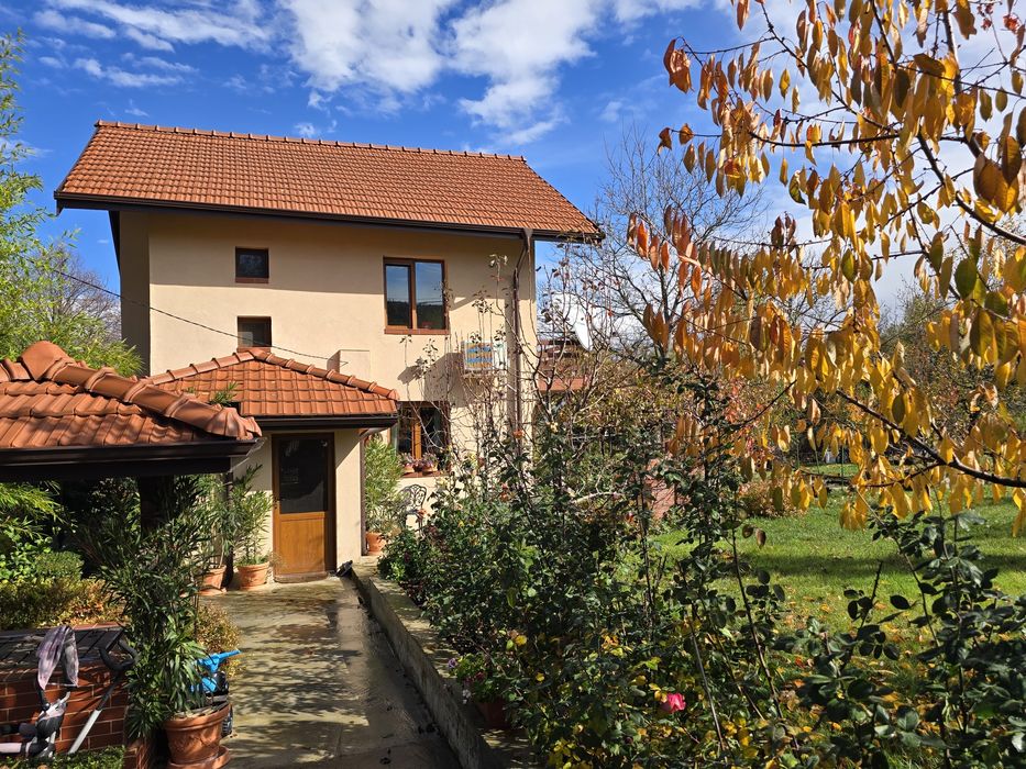 Продавам къща с. ЧУКОВЕЦ, област Перник