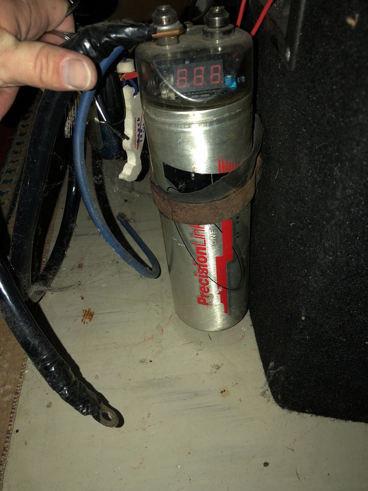 Subwoofer condensator si statie