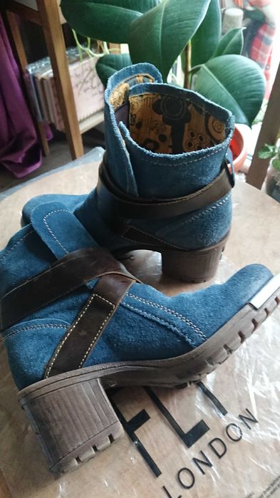Botine cu toc gros Fly London, piele întoarsă, albastre, 35 + parfumel