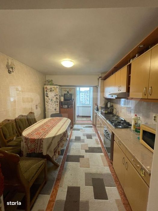 Apartament decomandat, etaj 3/4 – Bulevardul Independentei