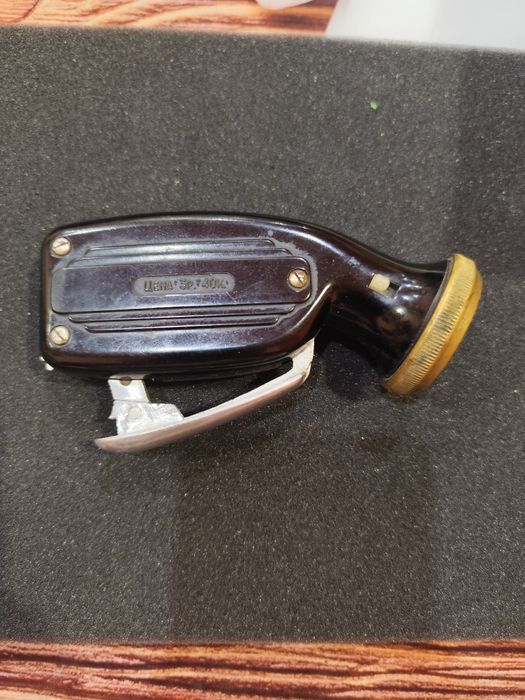 Продавам стар фенер