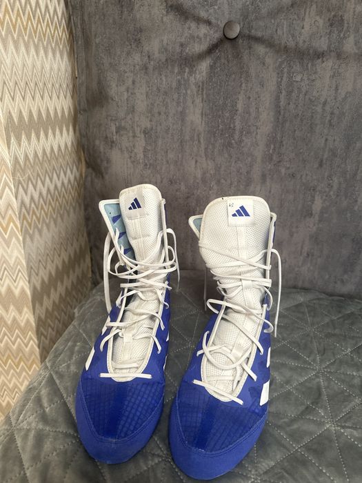 Adidas box hog 4