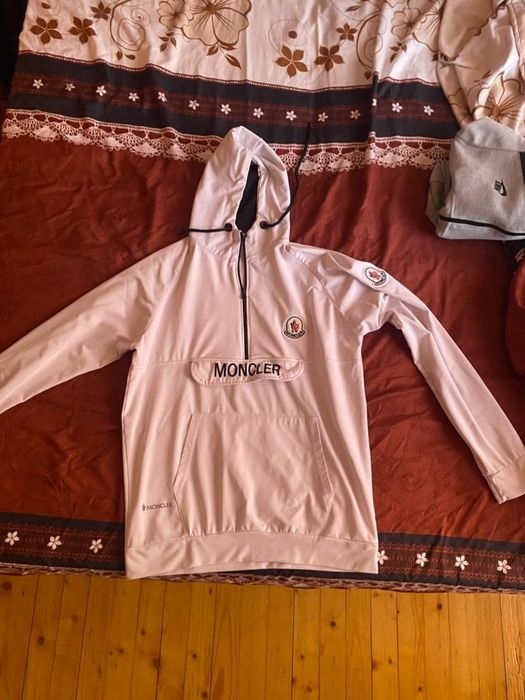 Moncler суитчър бял