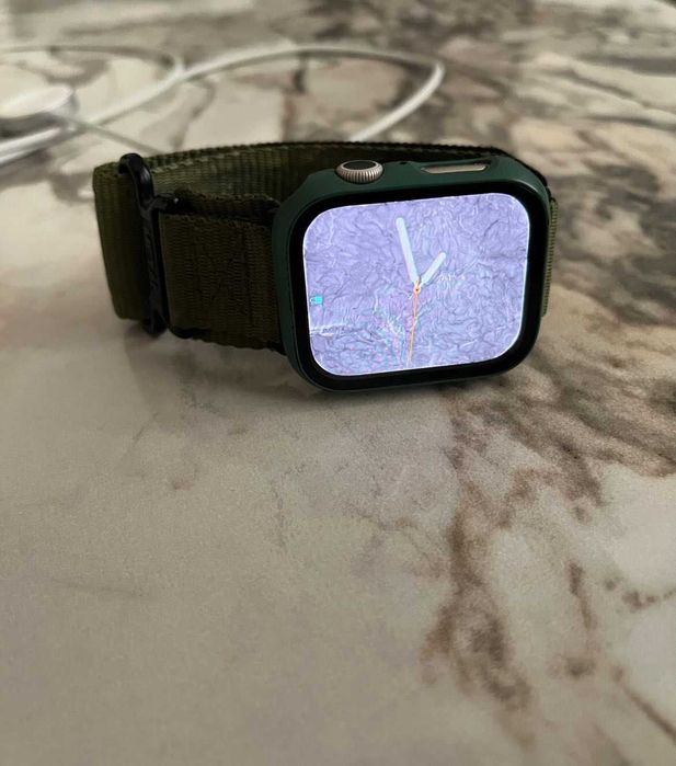 Apple Watch 7 + Оригинално зарядно като нов