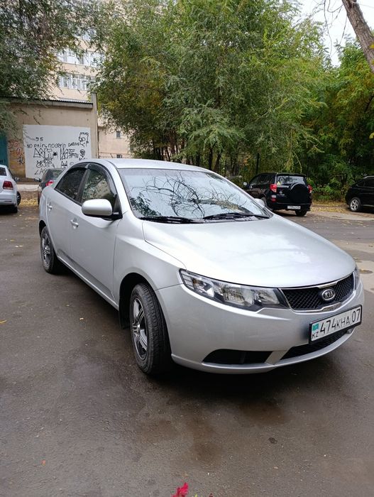 Продам Машину Киа цератто 2011 года.