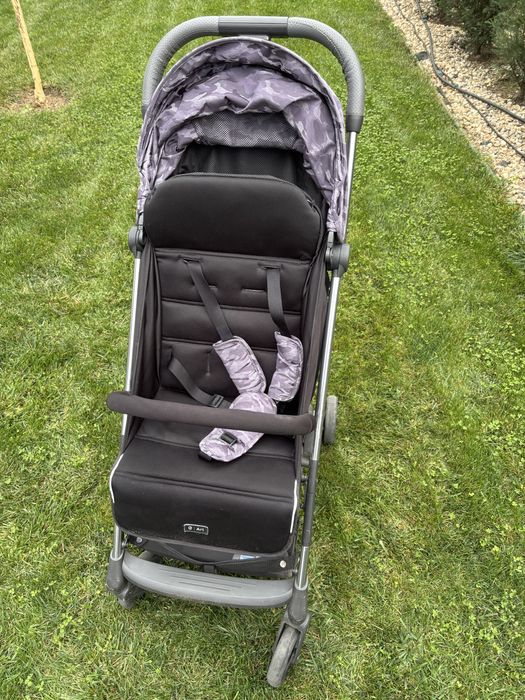 Vand carucior sport, stare buna