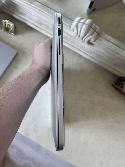 Macbook Pro Retina Early 2015 13.3 8GB RAM 128 GB Impecabil