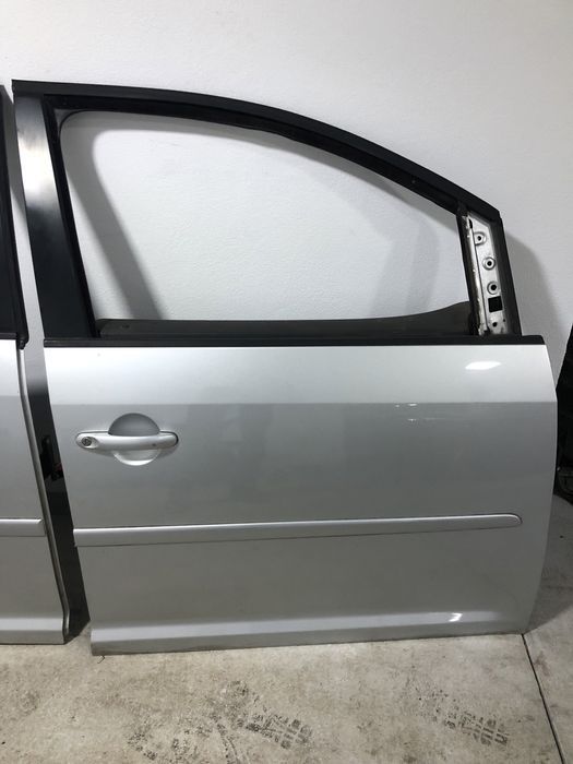 Usa/usi/portiera dreapta fata/spate Vw Touran 1T fab2011+ fara defecte