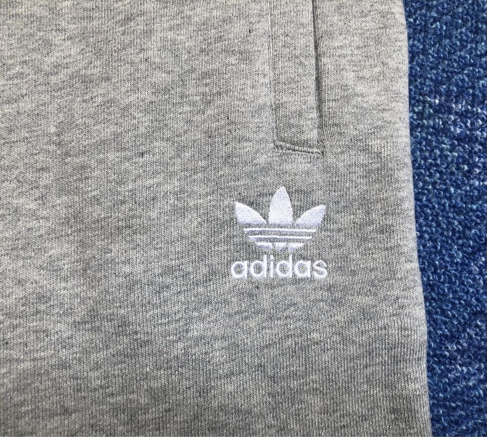 НОВИ Adidas Essential Shorts ОРИГИНАЛ къси панталонки L/XL
