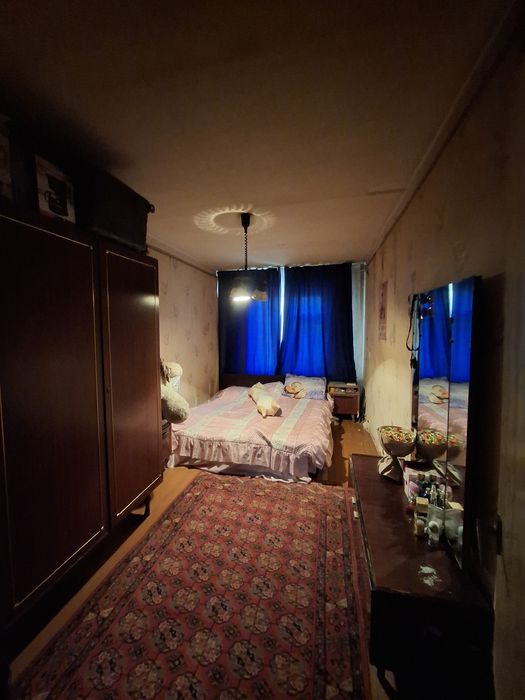 Срочно продаётся 4-х комнатная квартира в центре города!