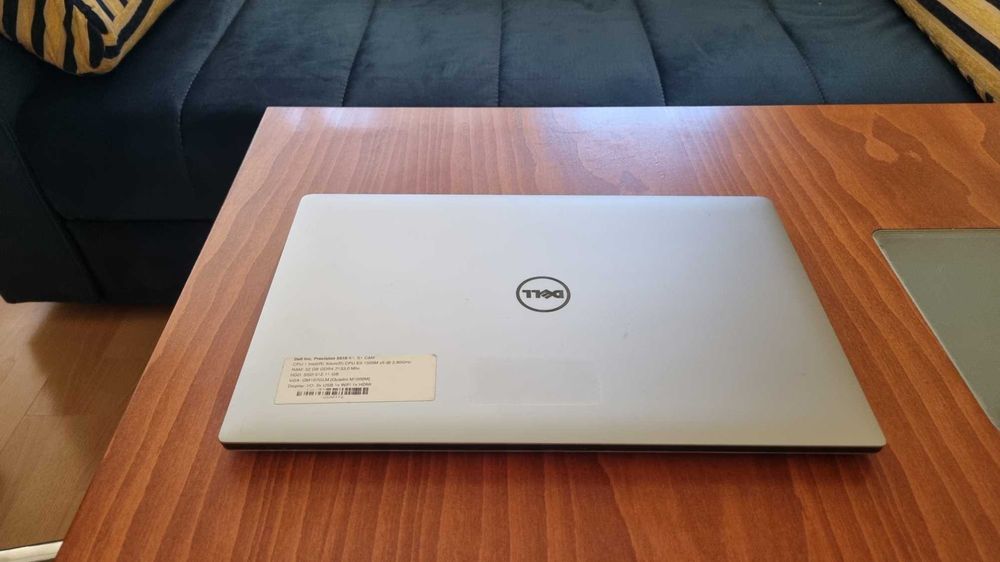 Лаптоп Dell Precision 5510 с Touch екран и алуминиев корпус