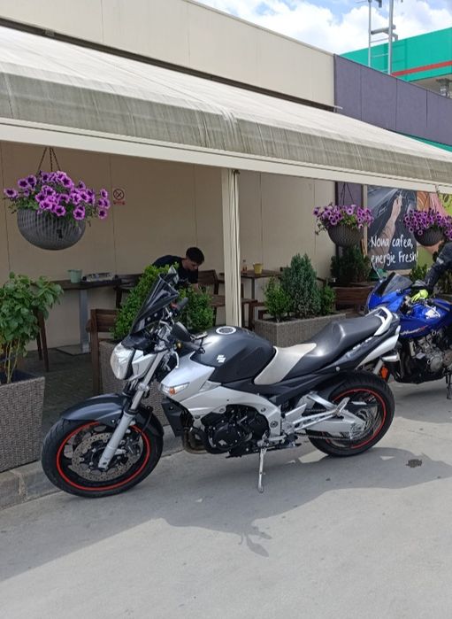 SUZUKI GSR600 an 2007