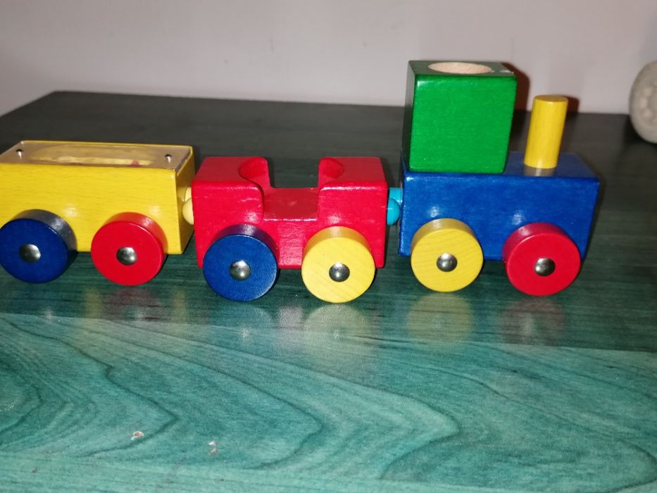 Trenulet jucarie din lemn