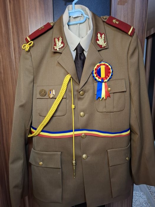 Costum militar Exceptional