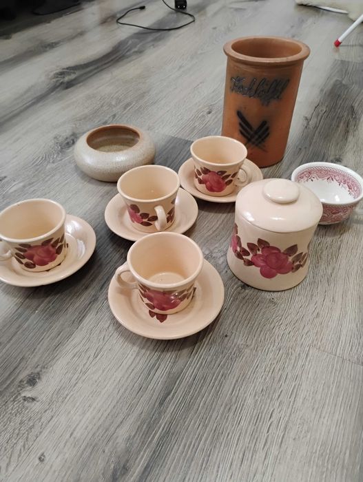 Сервиз от рисувана керамика