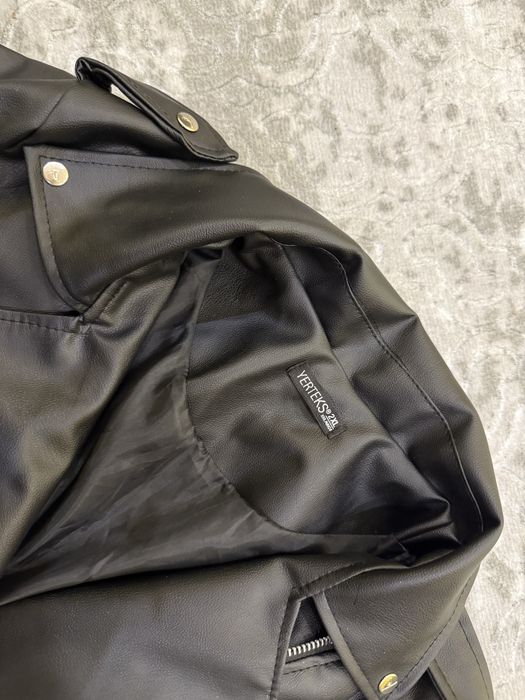 Кожено яке не е носено нито един път!